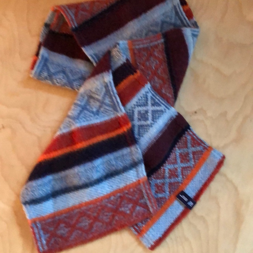 Gaps striped jacquard lambswool scarf